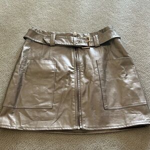 Leather skirt with buckle